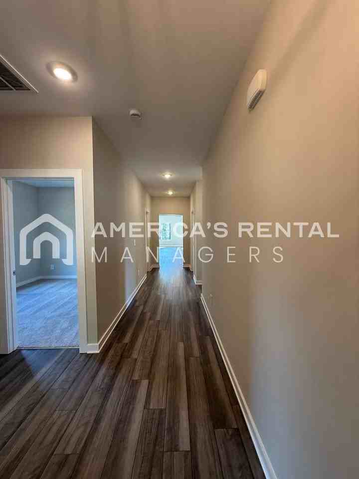 1563 Mckesie St - Photo 3 of 33