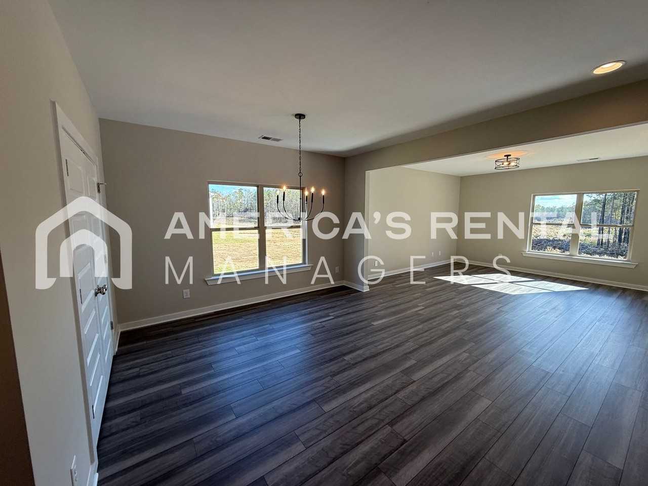 1563 Mckesie St - Photo 6 of 34