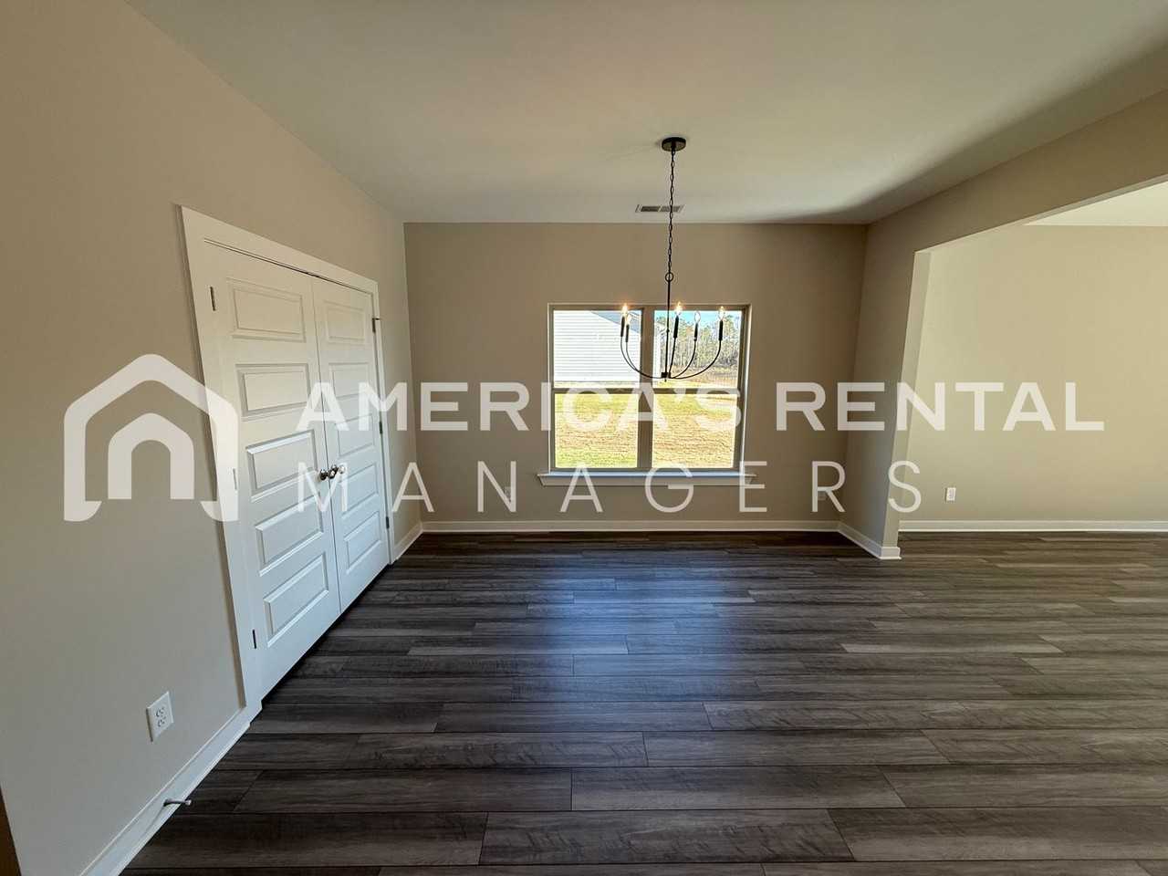 1563 Mckesie St - Photo 7 of 34