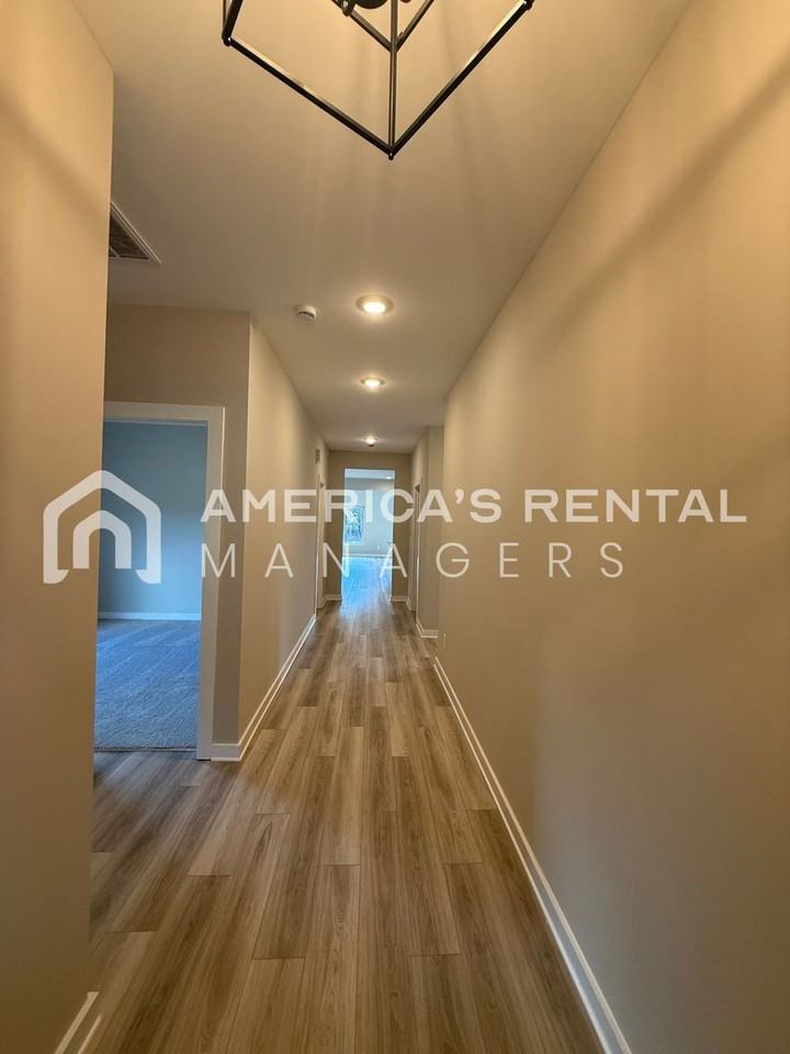 1507 Mckesie St - Photo 3 of 29