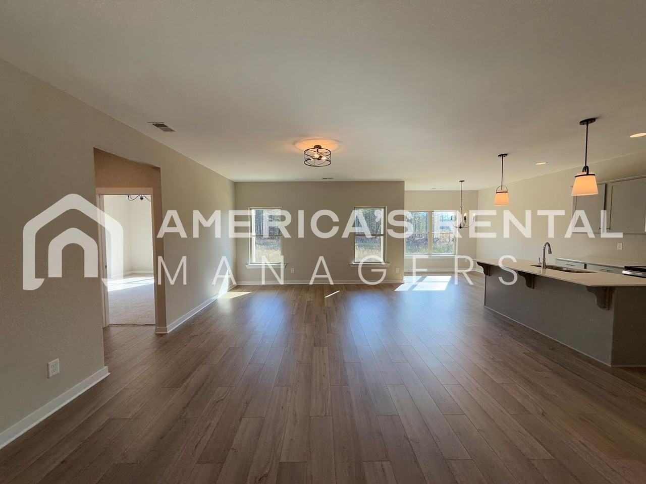 1489 Mckesie St - Photo 4 of 35