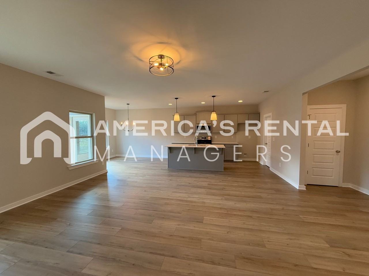 1489 Mckesie St - Photo 7 of 35