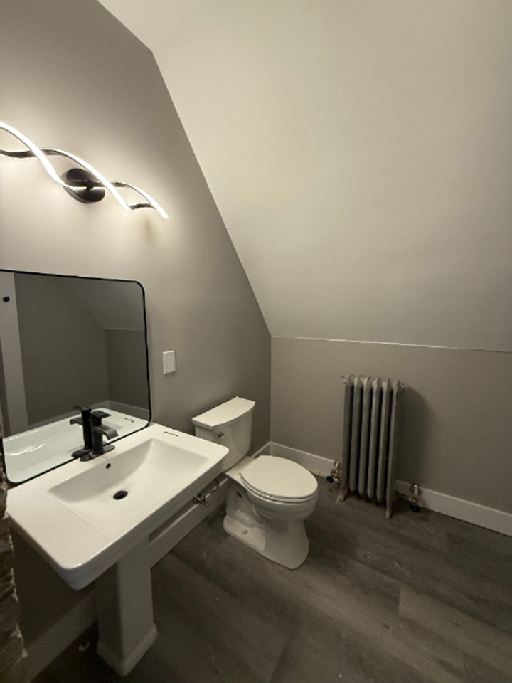 2949 N Frederick Ave - Photo 4 of 23