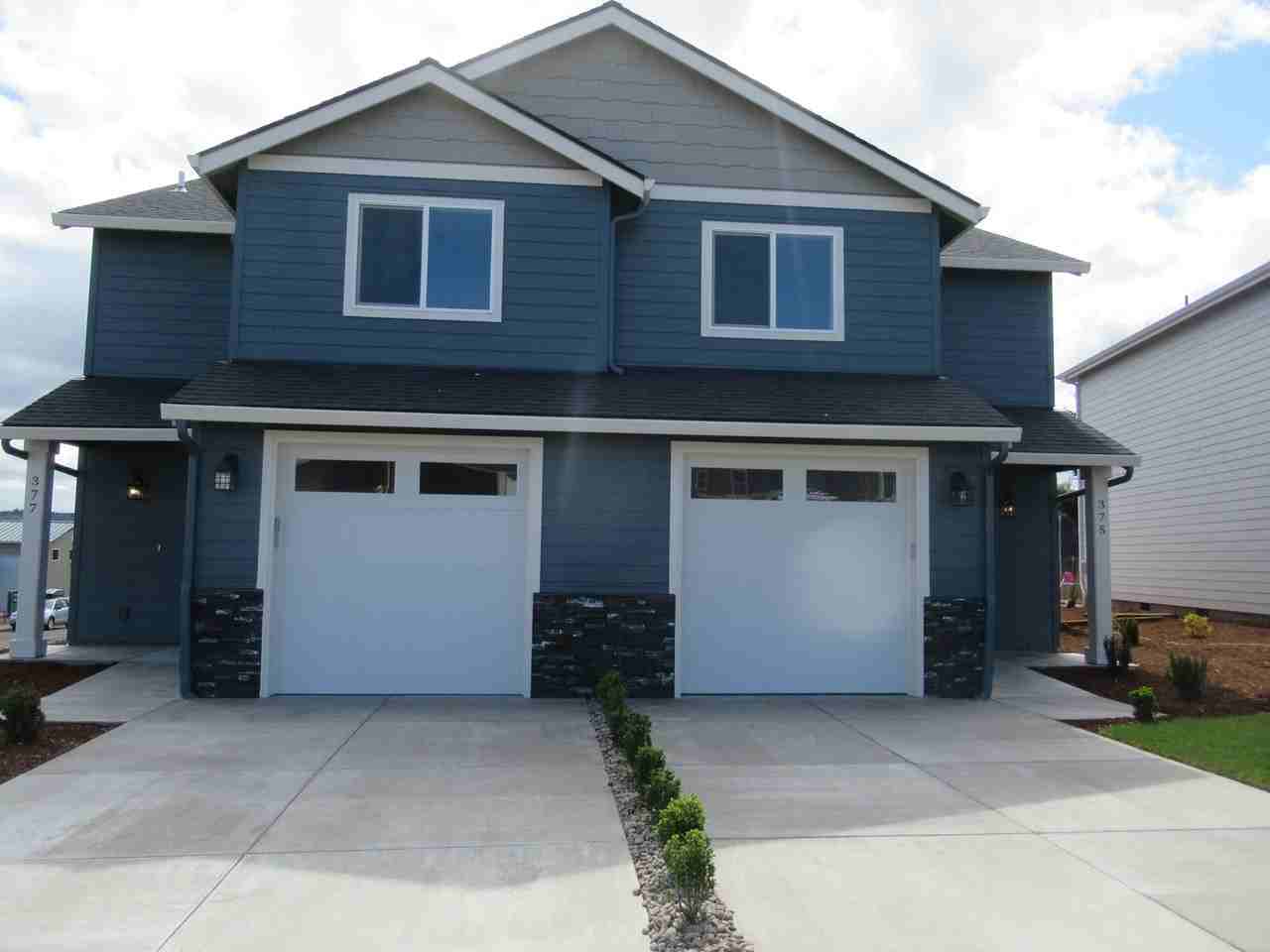 375 Nw Denton Ave - Photo 2 of 23