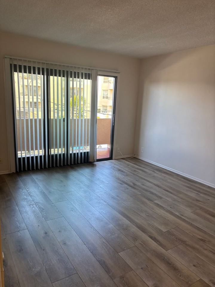 116 Rose Avenue - Photo 3 of 27