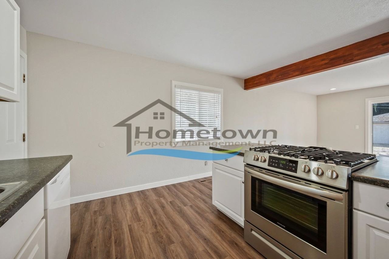 1470 E Burnham Ave - Photo 7 of 28