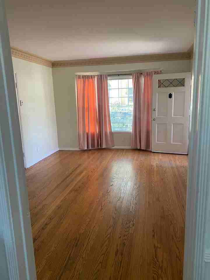 3026 W Riverside Dr - Photo 2 of 6