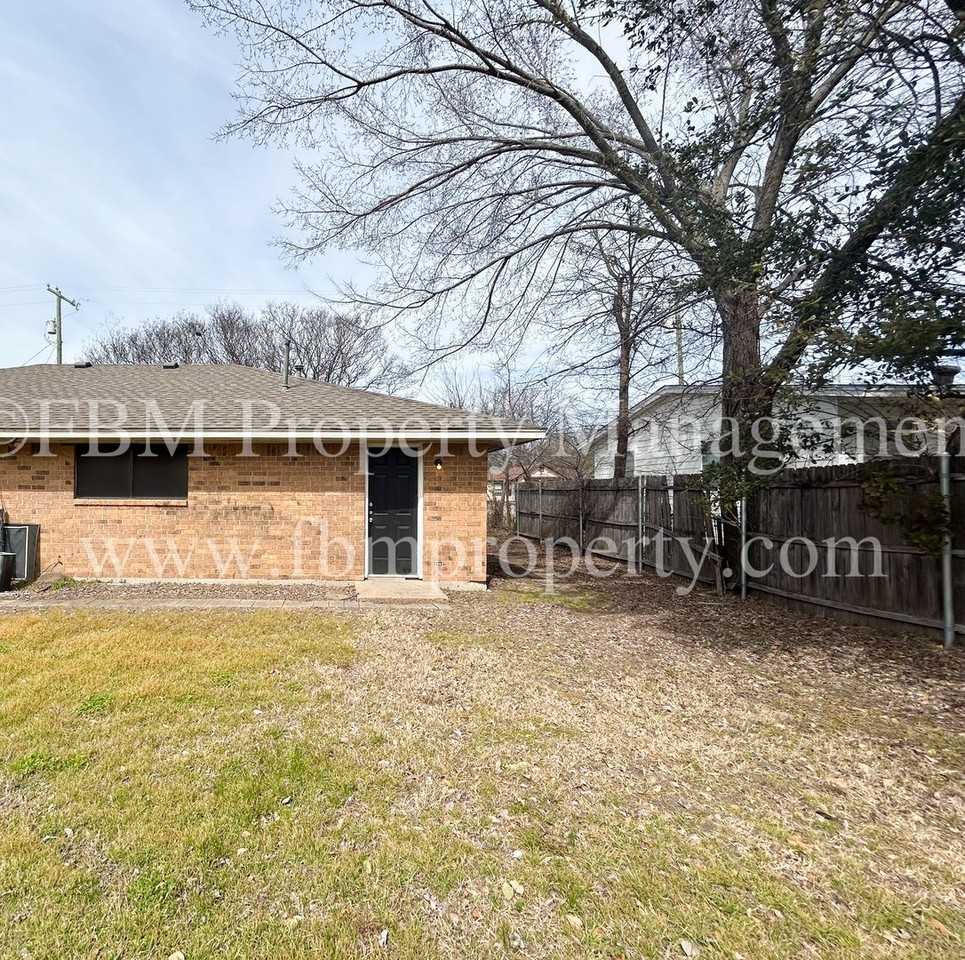 1211 Old Bardwell Rd #A - Photo 3 of 17