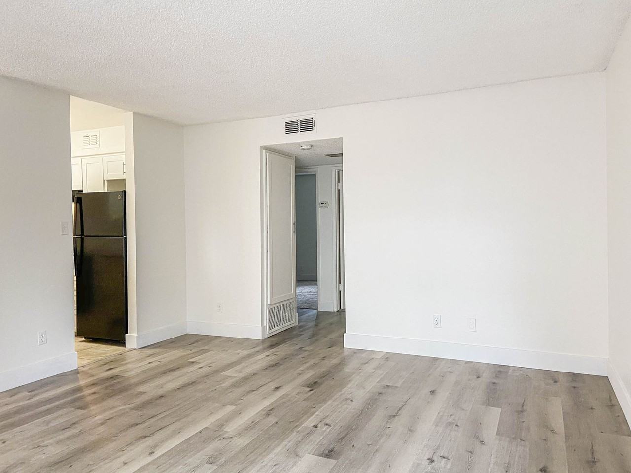 57 Marc - Photo 3 of 22