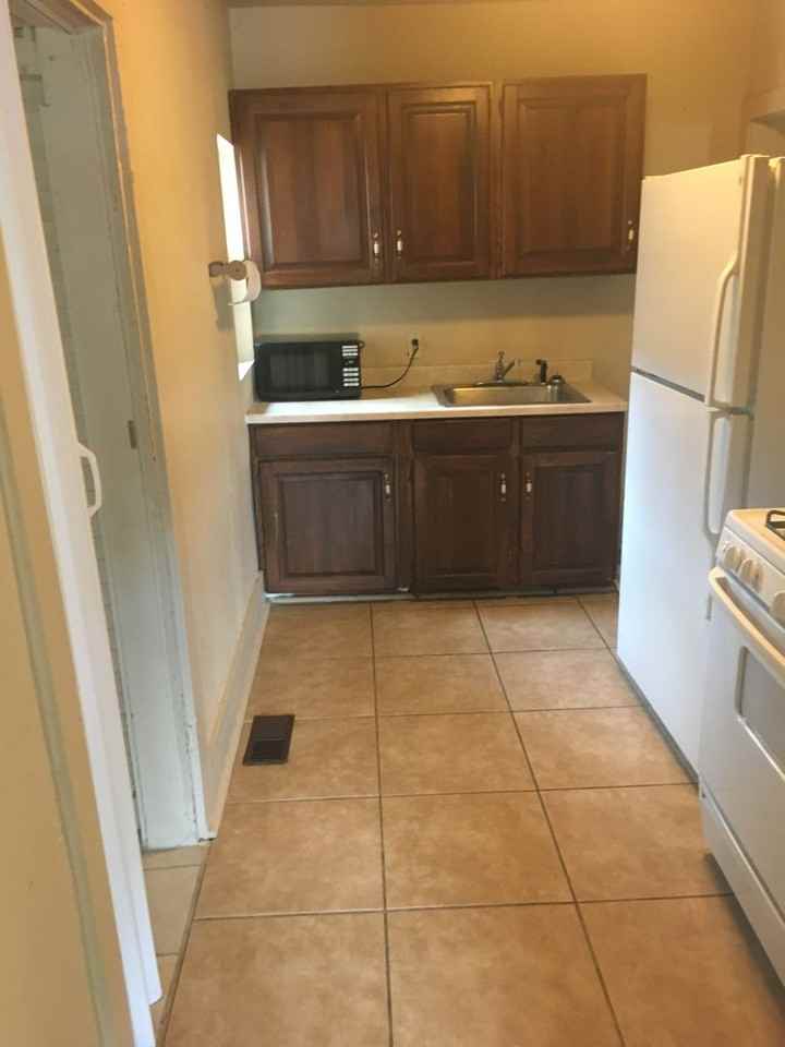 404 E Kiowa St - Photo 2 of 6