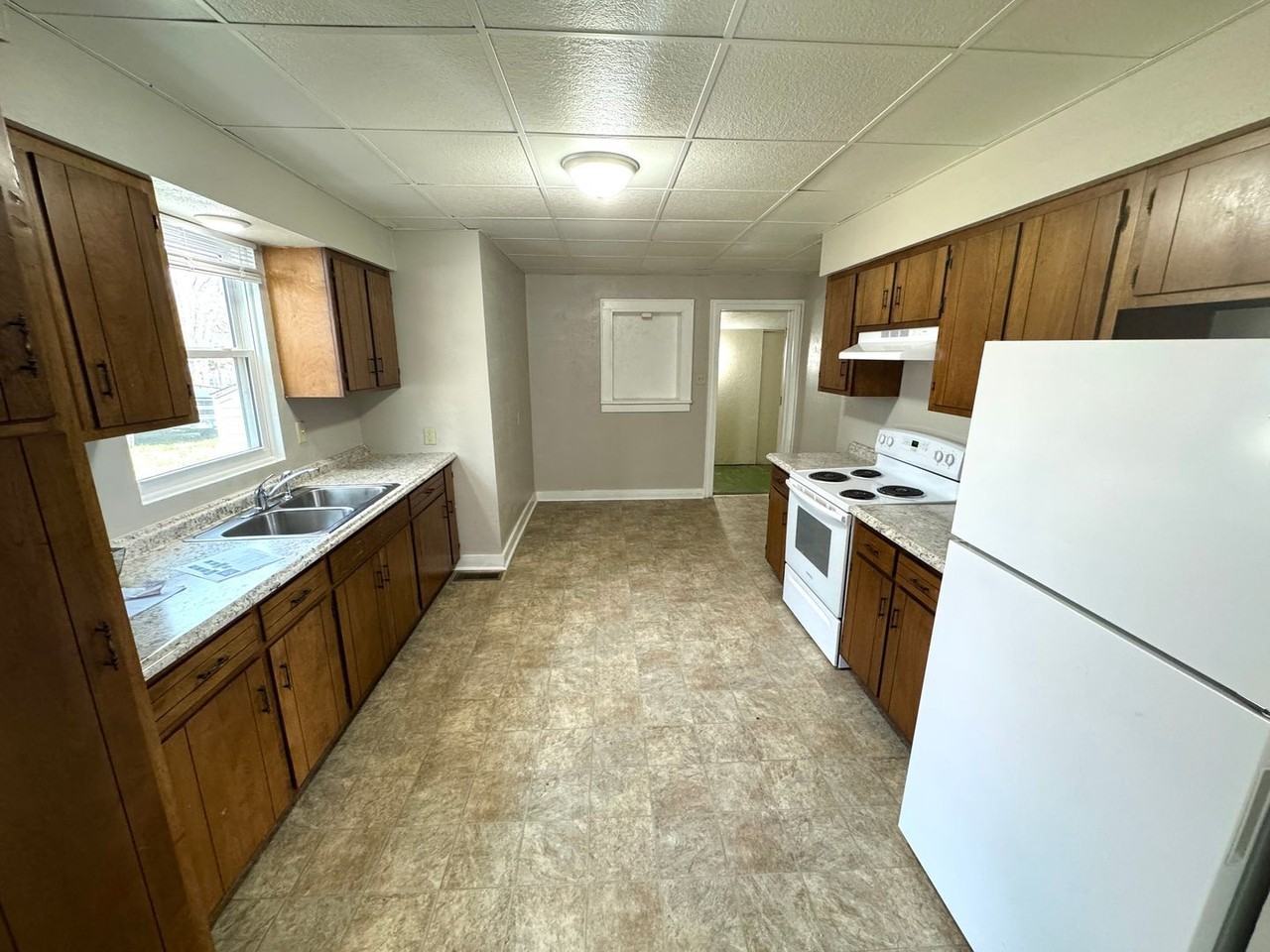 1426 N Main St - Photo 6 of 15