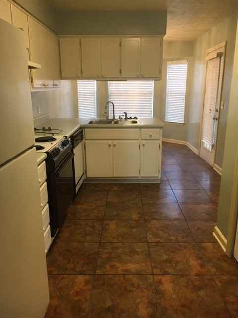 706 Crews Dr - Photo 2 of 10
