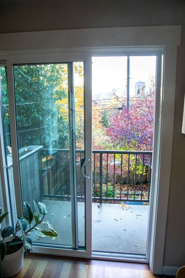 828 15th Ave #B - Photo 3 of 20