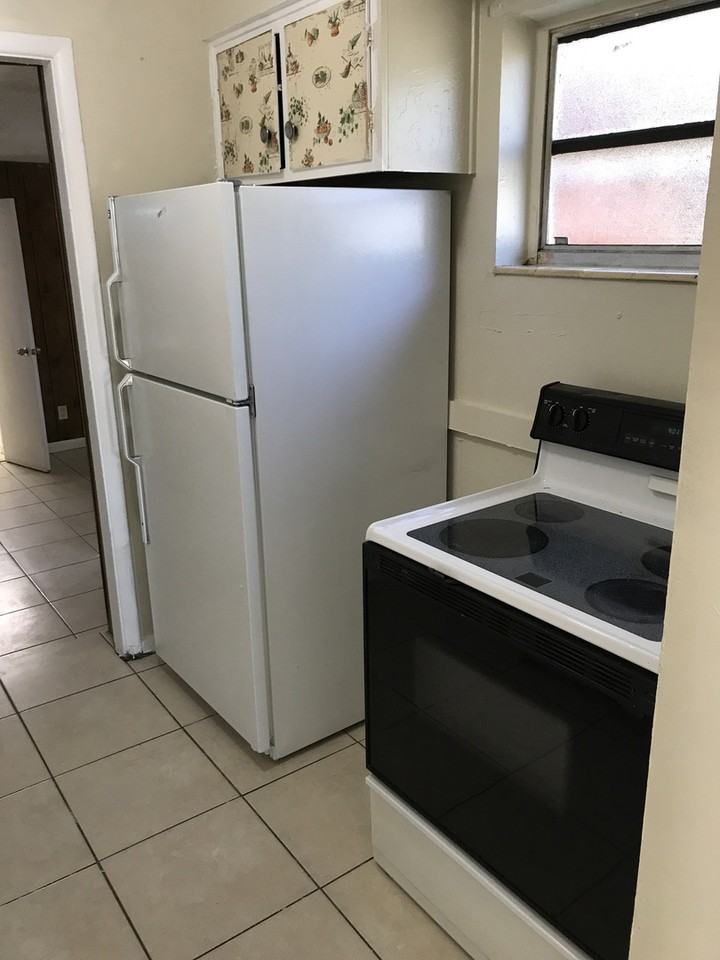 1736 Lauderdale Manor Dr - Photo 5 of 15