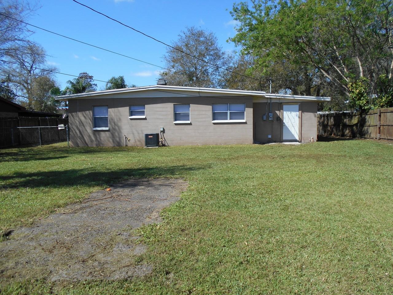 1150 N Mill Ave - Photo 3 of 10