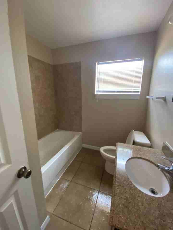 1150 N Mill Ave - Photo 3 of 12