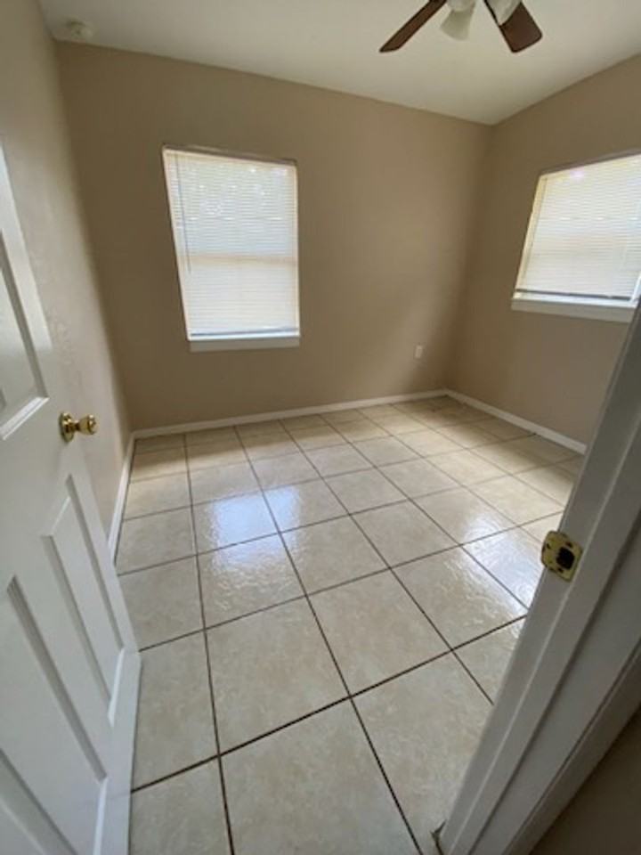 1150 N Mill Ave - Photo 7 of 12