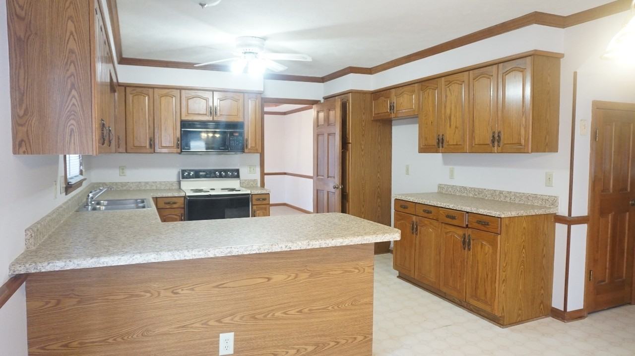 508 Georgetown Cir - Photo 5 of 50