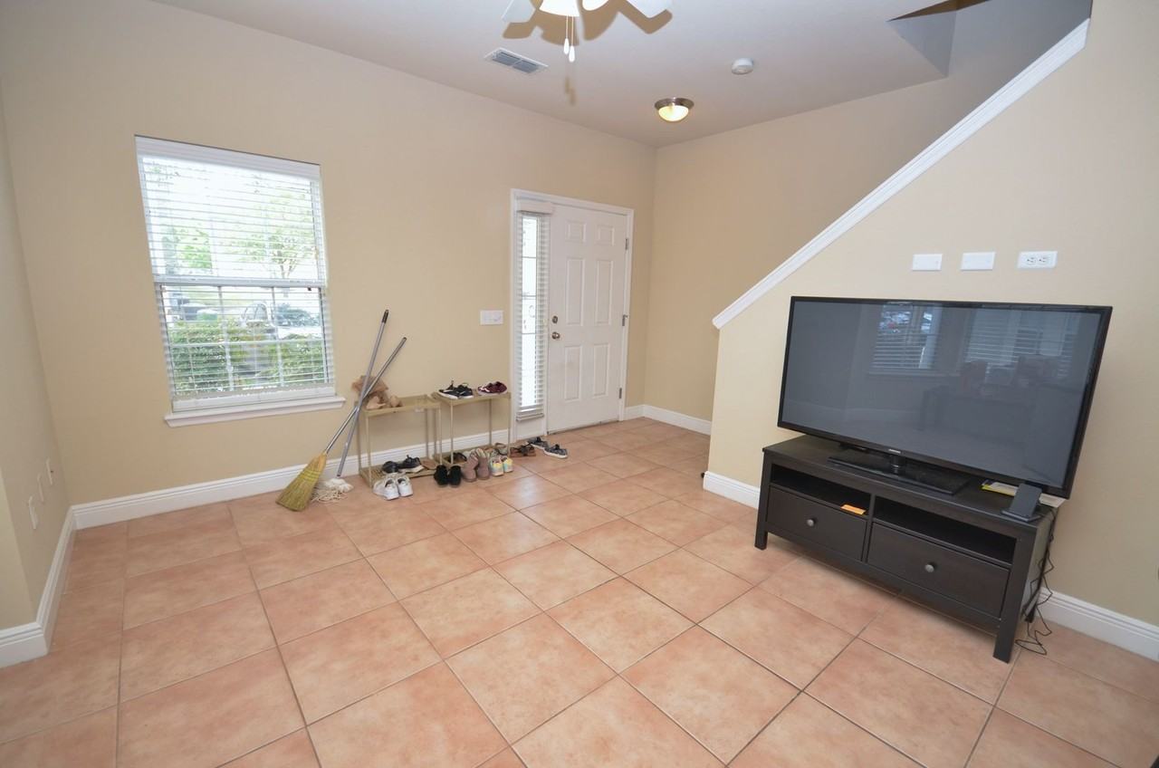 2938 Sw 35th Pl #23 - Photo 4 of 29