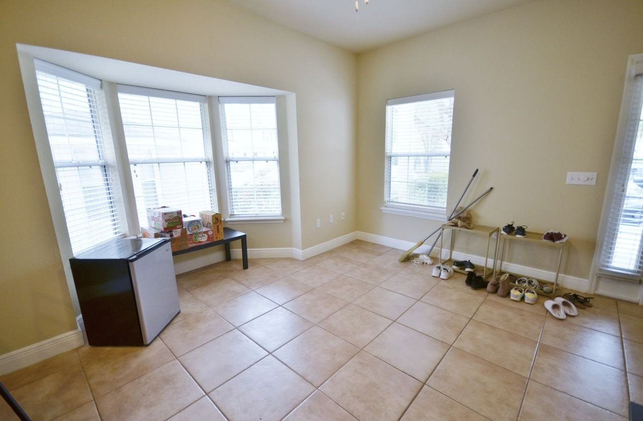 2938 Sw 35th Pl #23 - Photo 5 of 29