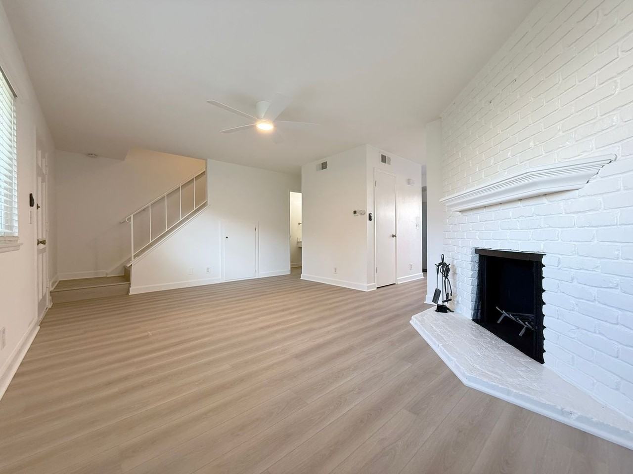 19889 Sheffield Ln - Photo 2 of 43