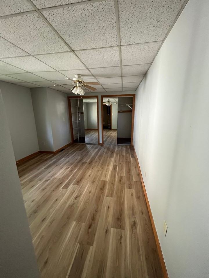 822 Hammond Ave - Photo 4 of 7