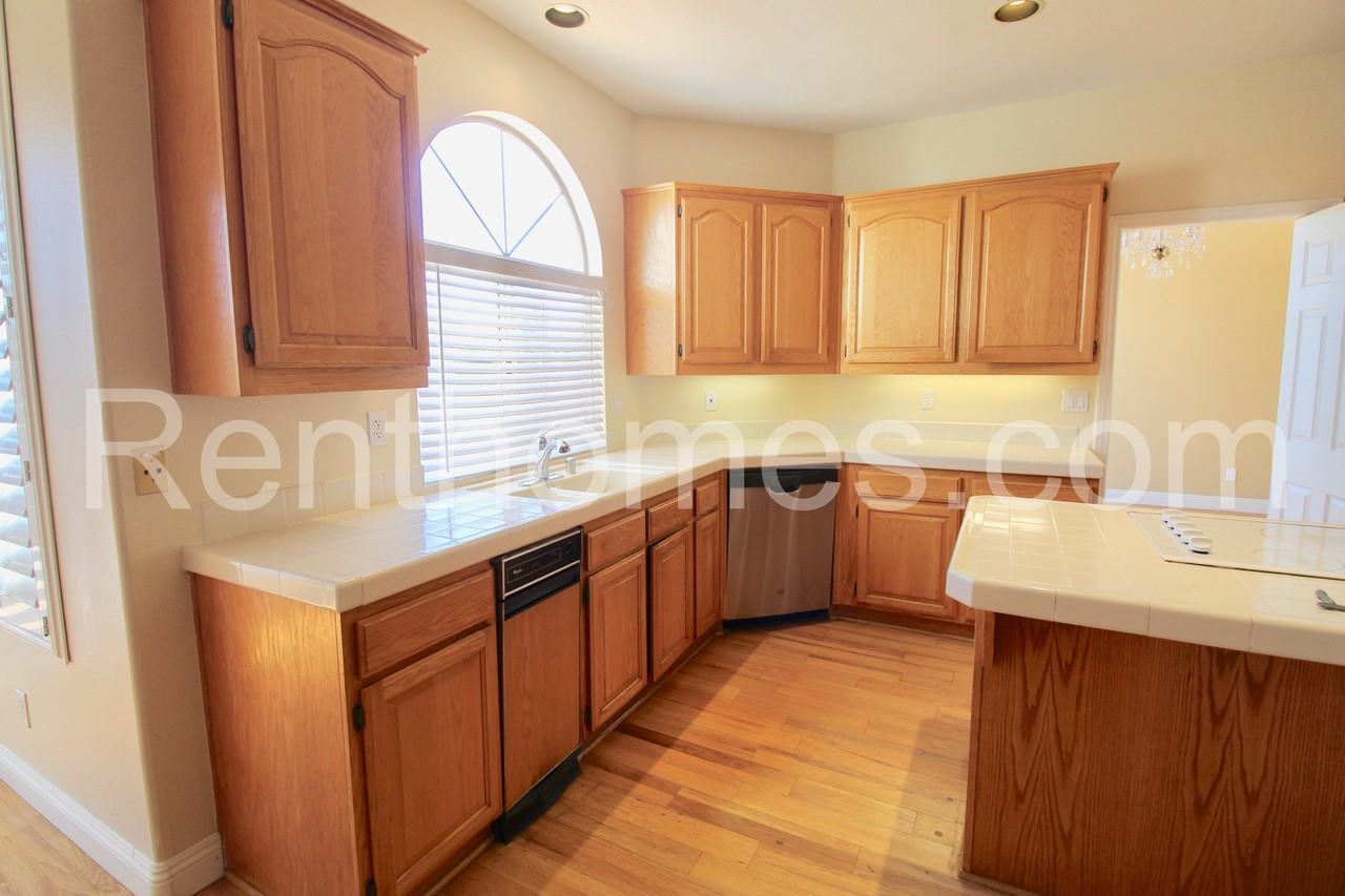 18249 High Mesa Ct - Photo 7 of 36