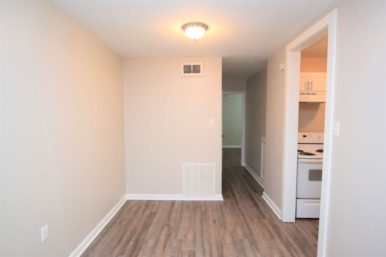 100 Mcarthur St #17 - Photo 3 of 6