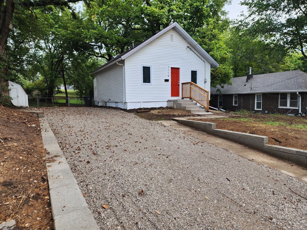 1119 Kirkwood Ave - Photo 2 of 19