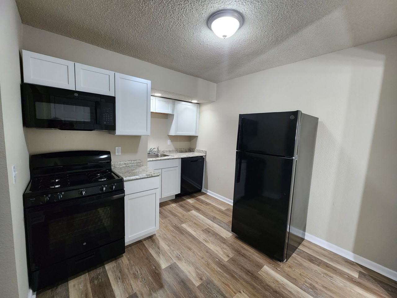 1119 Kirkwood Ave - Photo 3 of 19