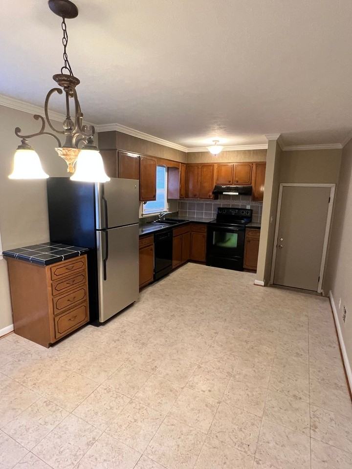 8217 Zelma Fields Ave - Photo 5 of 16