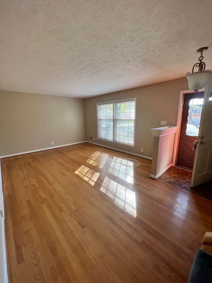 8217 Zelma Fields Ave - Photo 3 of 16