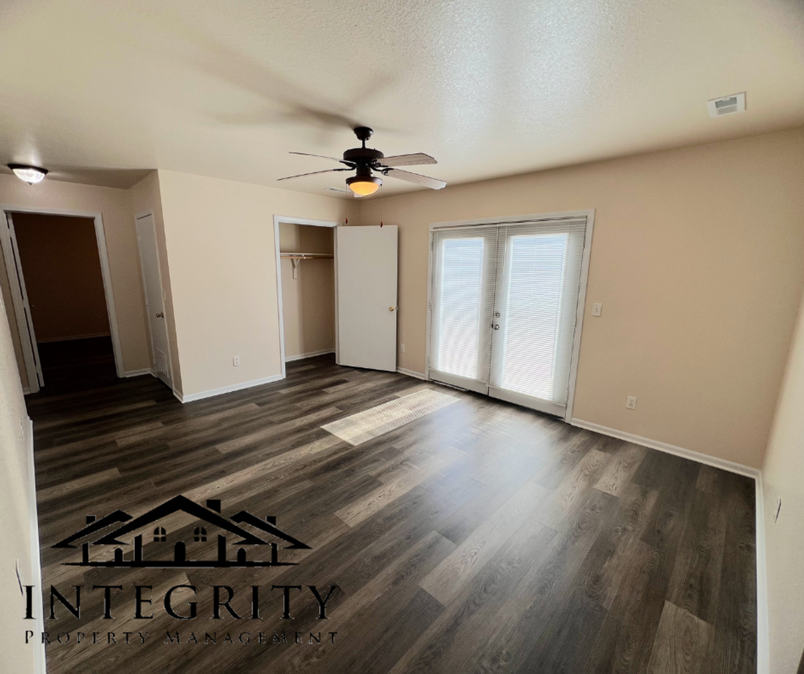 22590B Hollow Oak Ln - Photo 4 of 11