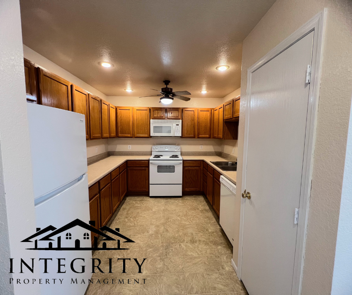 22590B Hollow Oak Ln - Photo 5 of 11