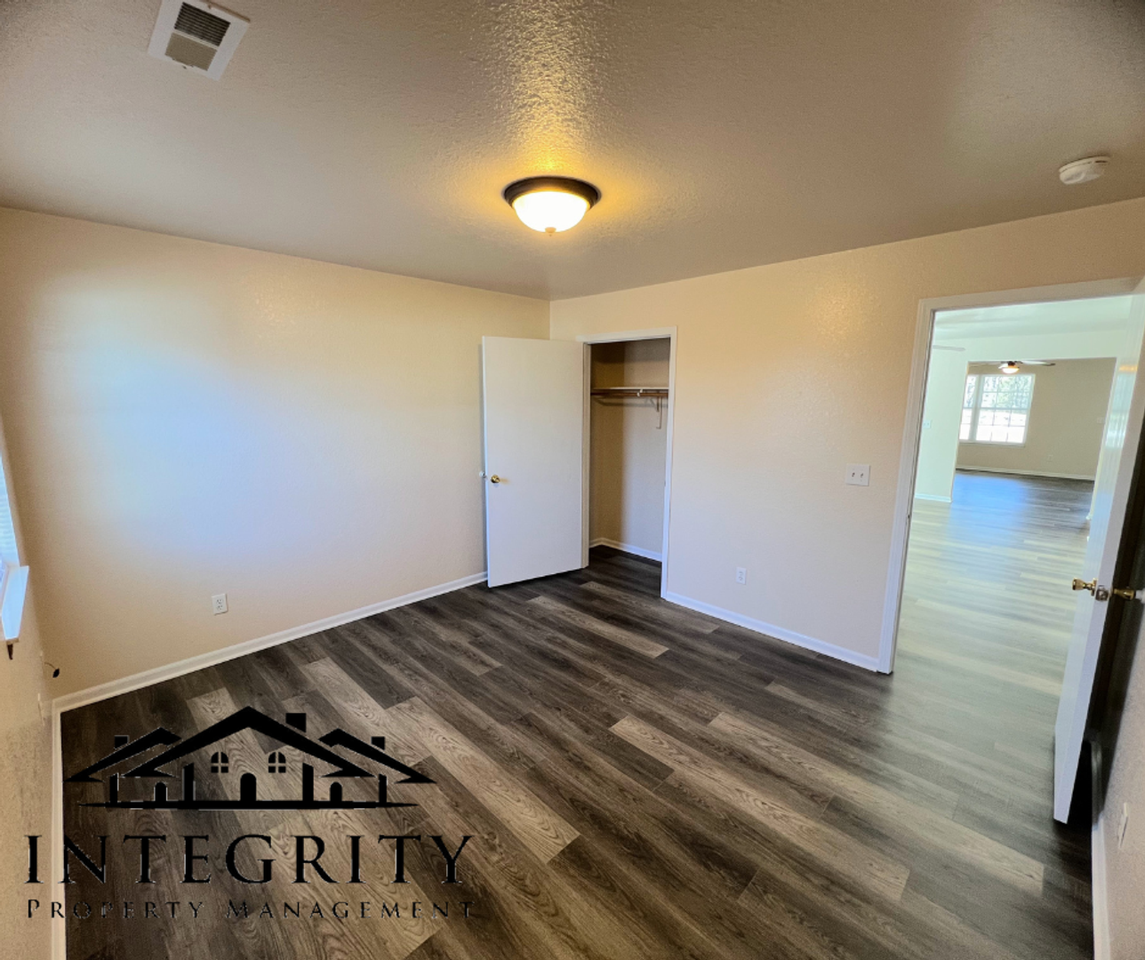 22590B Hollow Oak Ln - Photo 7 of 11