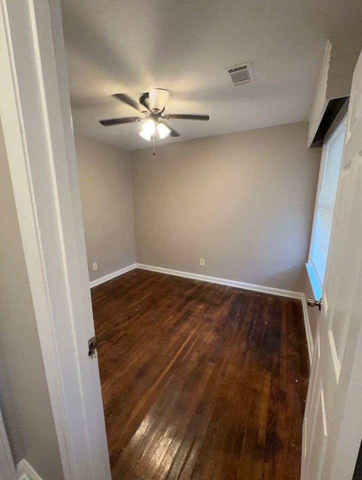 1332 E 40th St - Photo 3 of 12