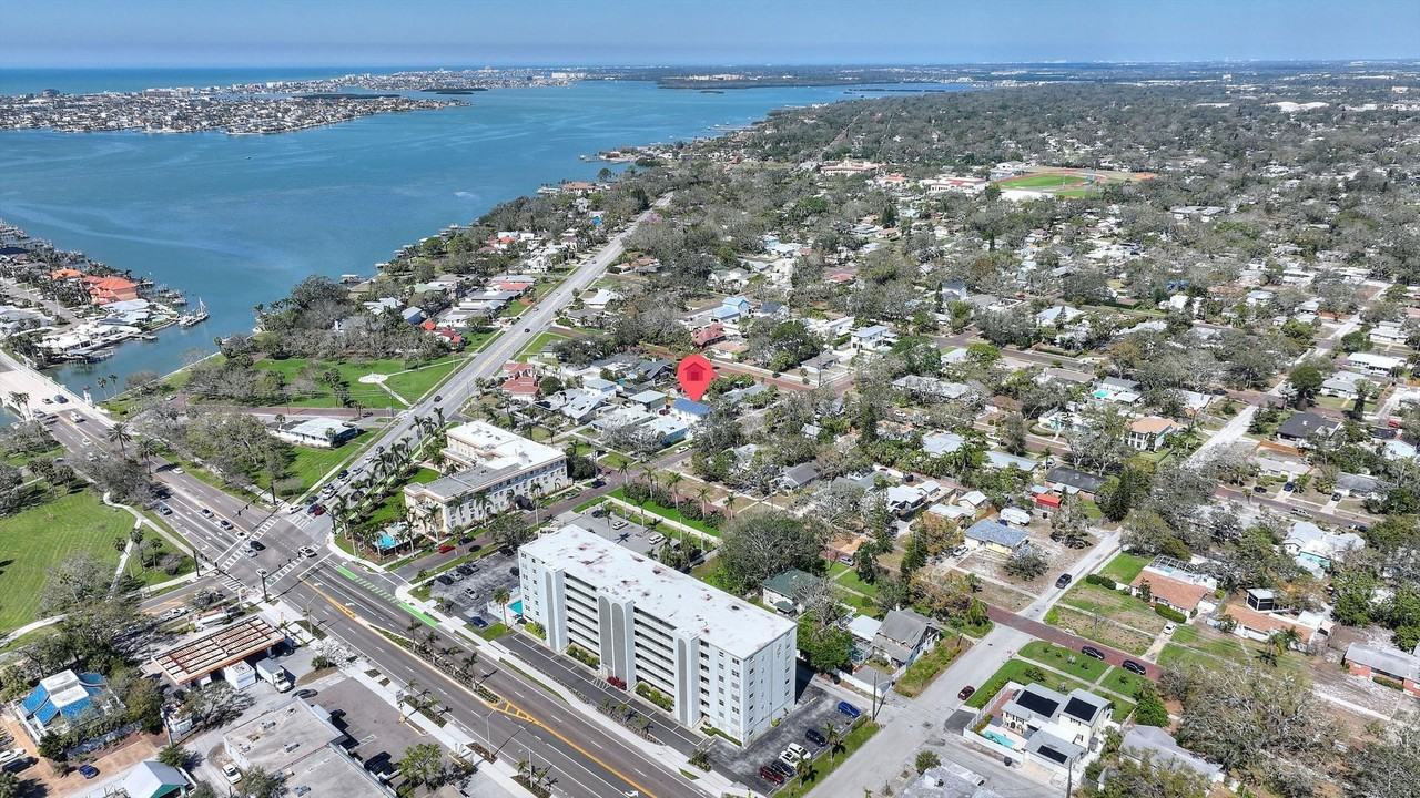 7401 7401 & 1/2 1ST AVE N - UPR-B - Photo 2 of 38