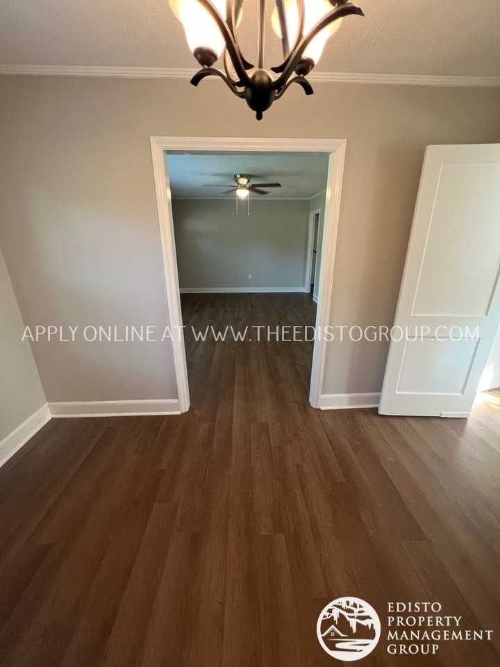 1161 Chestnut St - Photo 6 of 18