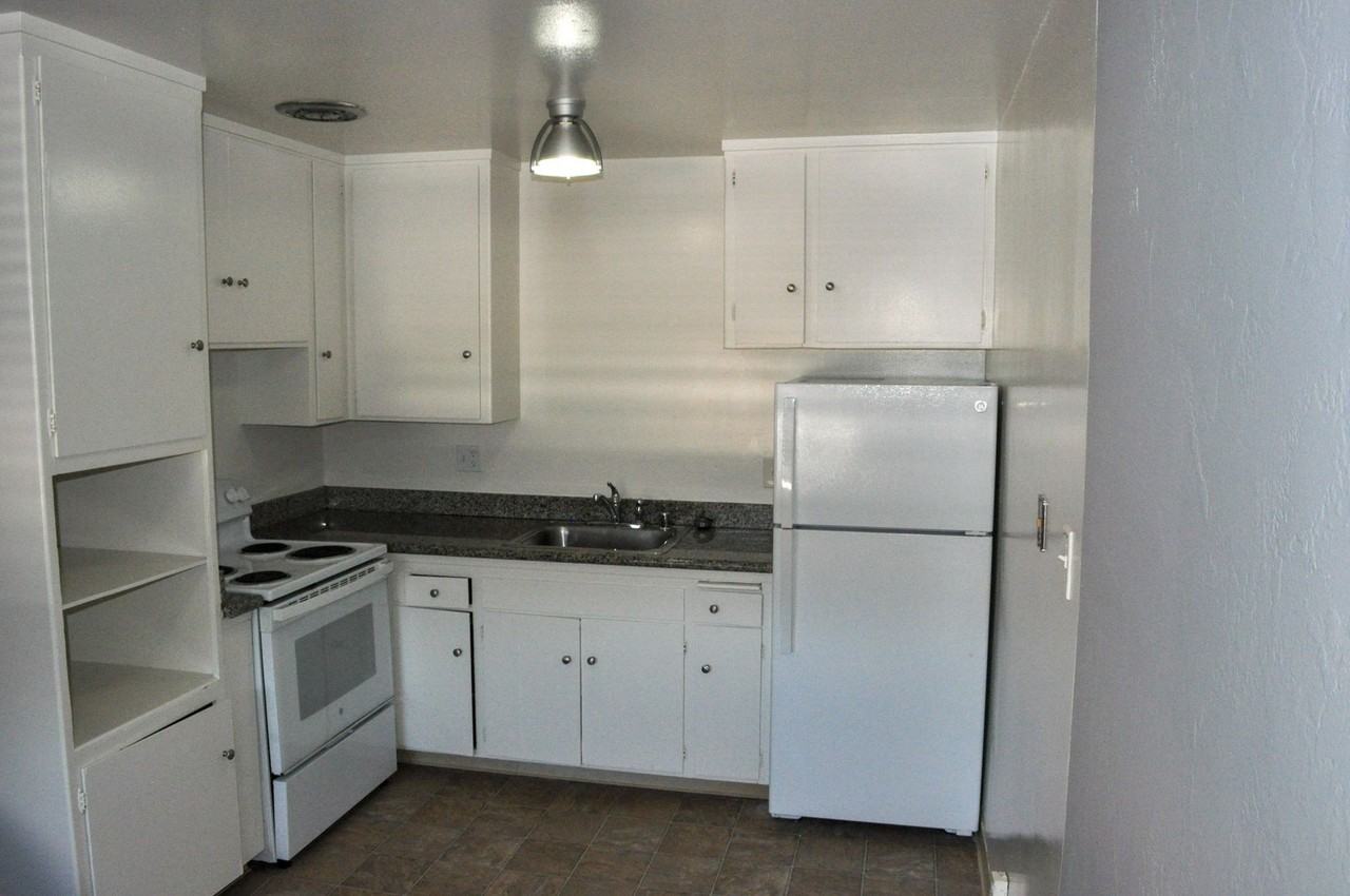 875 SFD - Photo 2 of 27