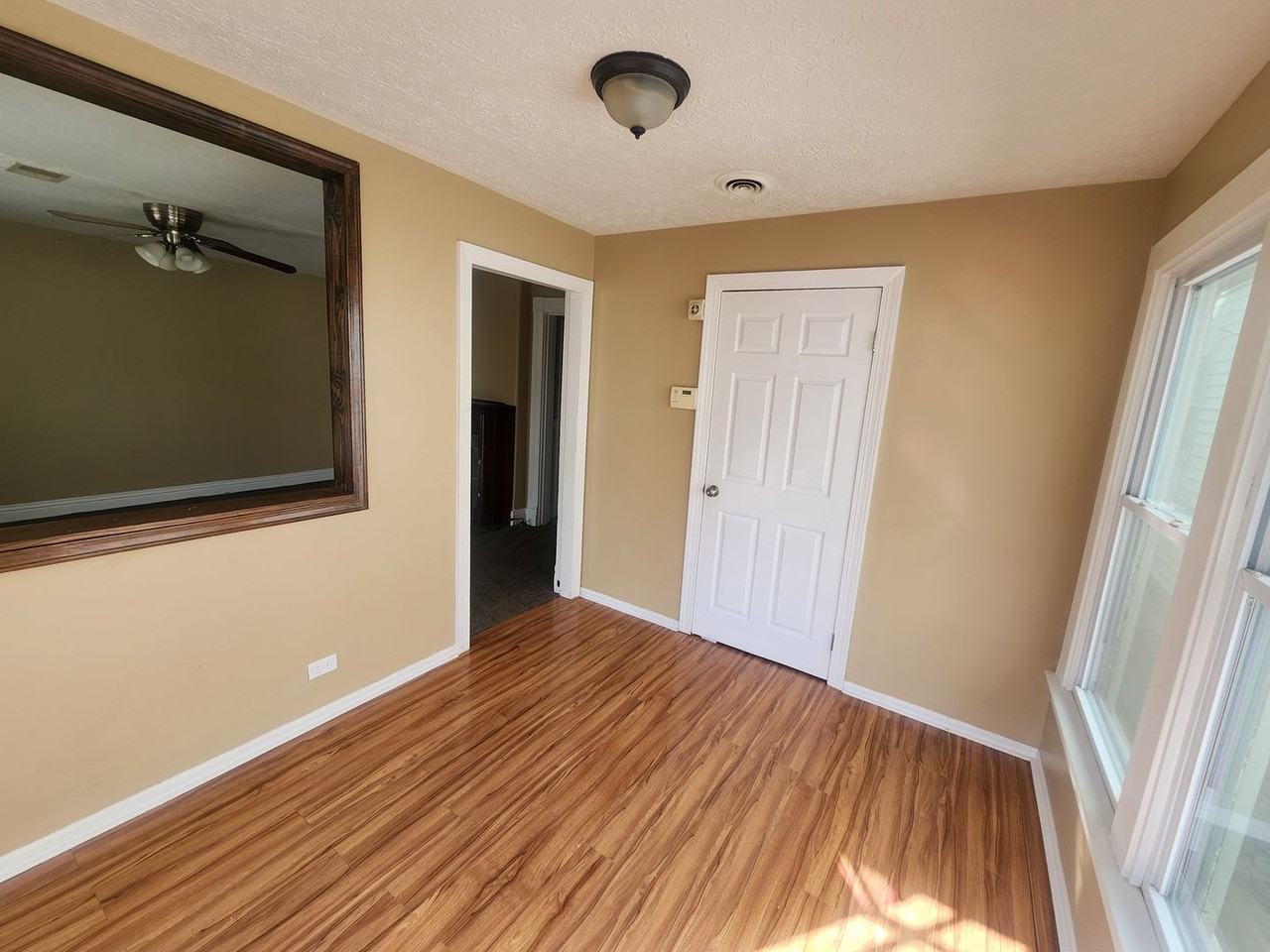 1337 Oakwood Ave - Photo 2 of 24