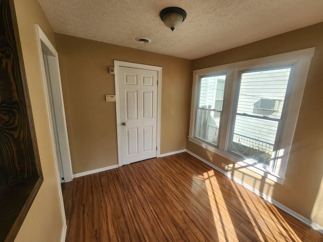 1337 Oakwood Ave - Photo 3 of 24