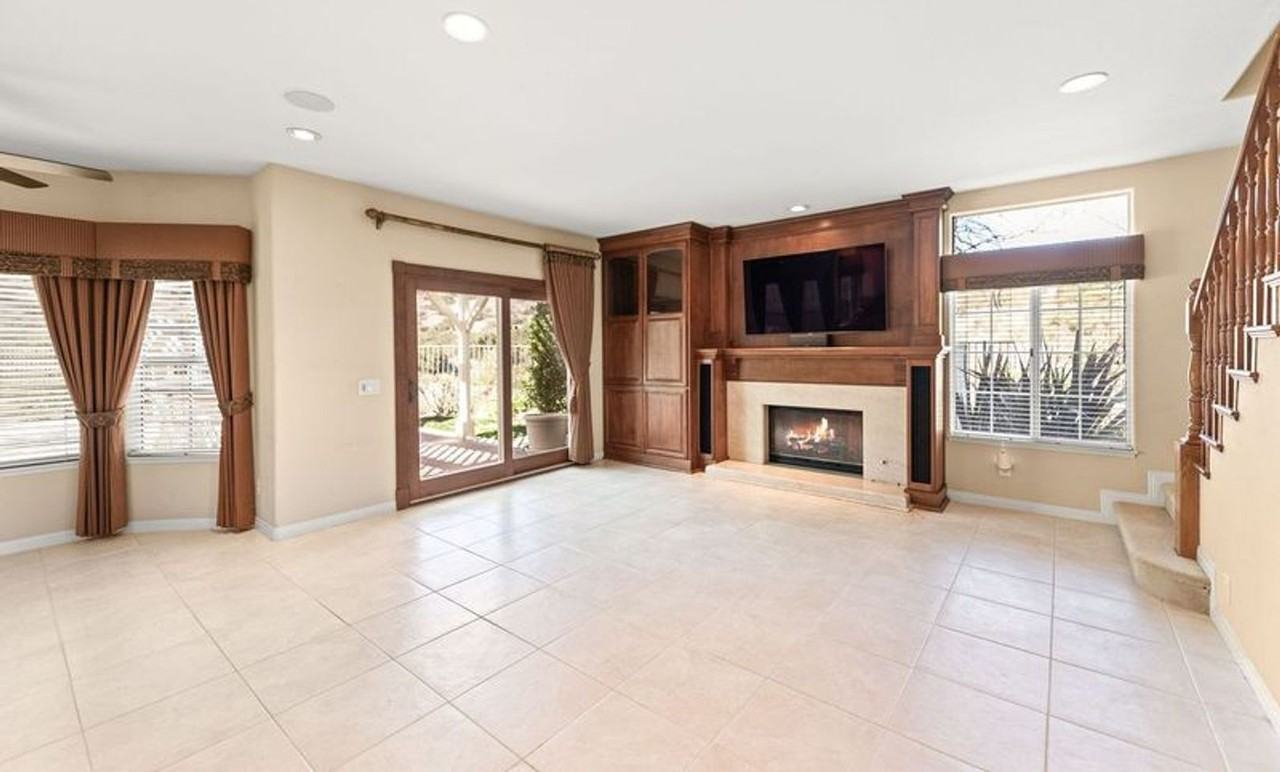 2663 Yellowwood Dr - Photo 3 of 44