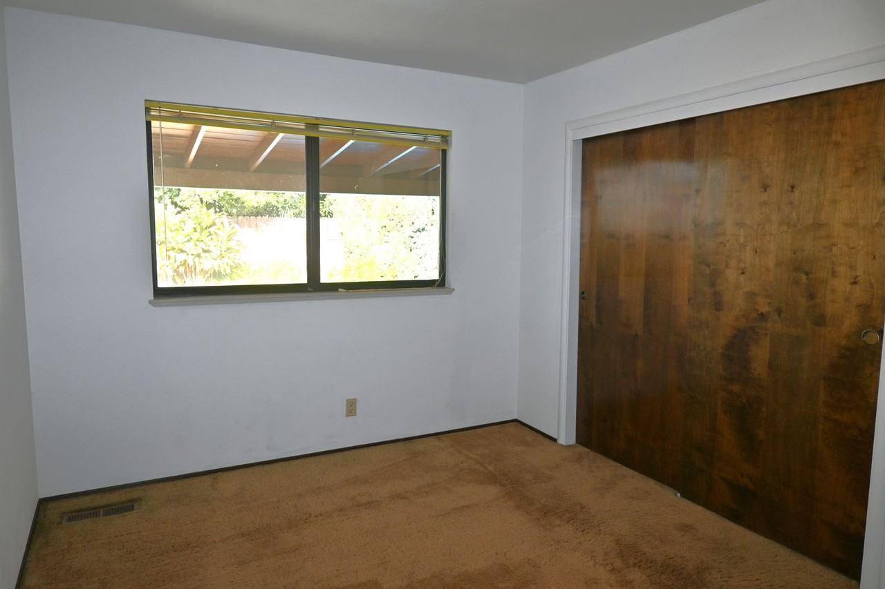 80 Parkshore Cir - Photo 7 of 18