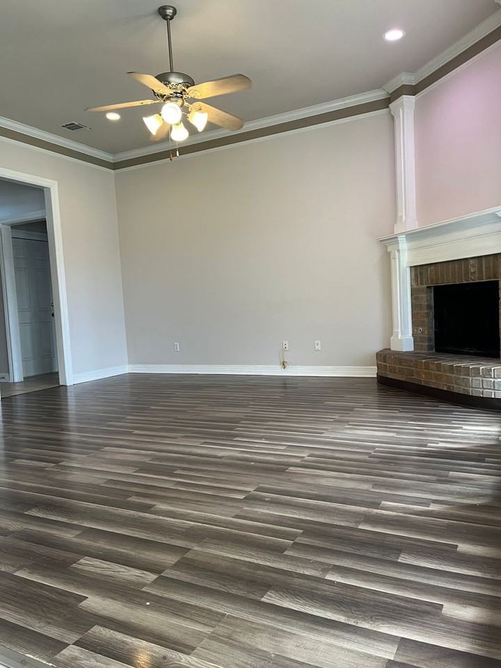 2457 Brookside Dr - Photo 6 of 27