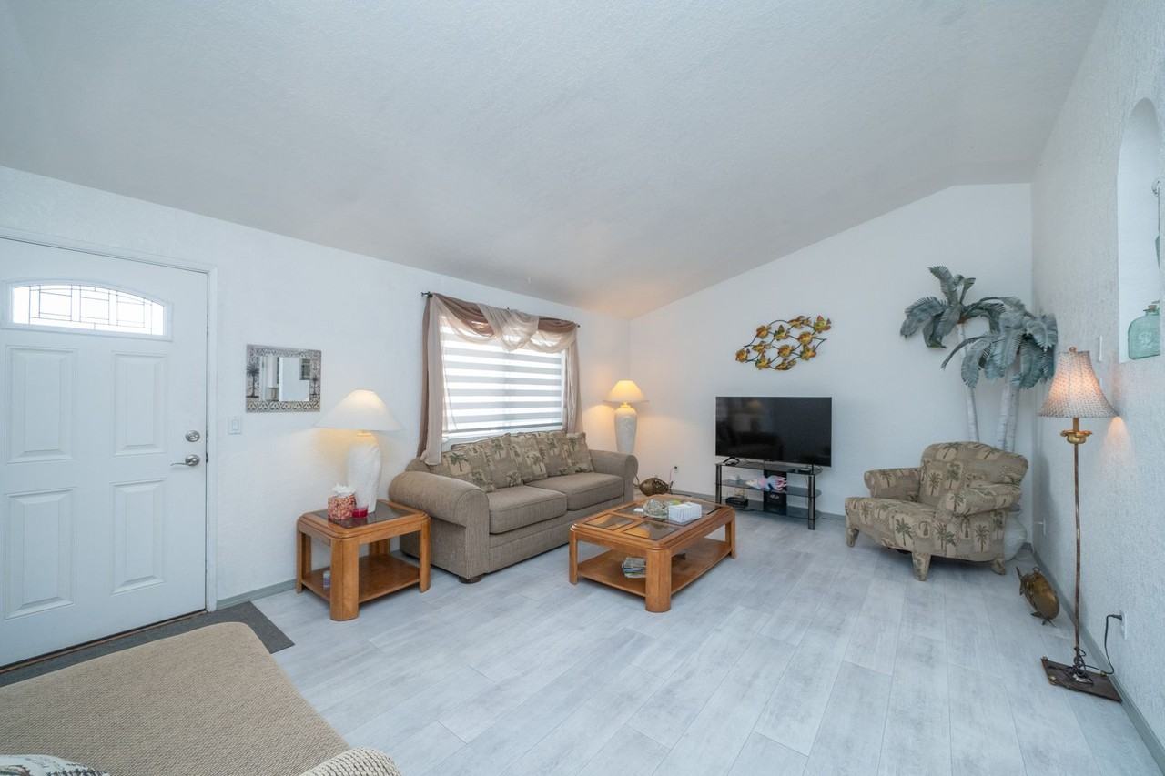 3910 Coral Reef Dr - Photo 6 of 49