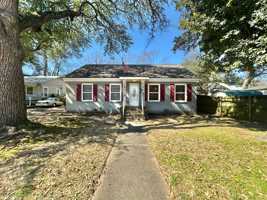 featured image of 1309 S Robertson Ave