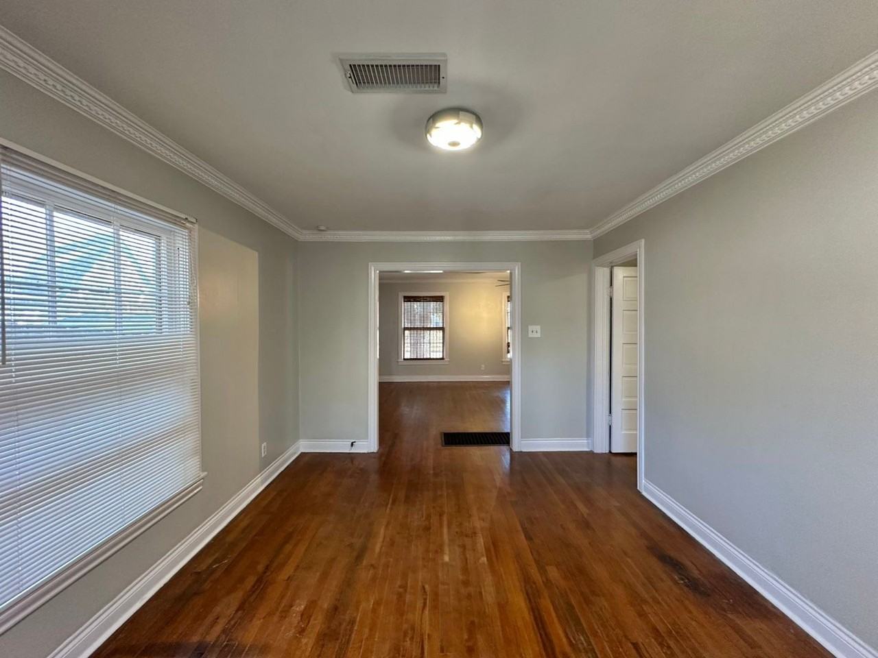 1309 S Robertson Ave - Photo 5 of 28