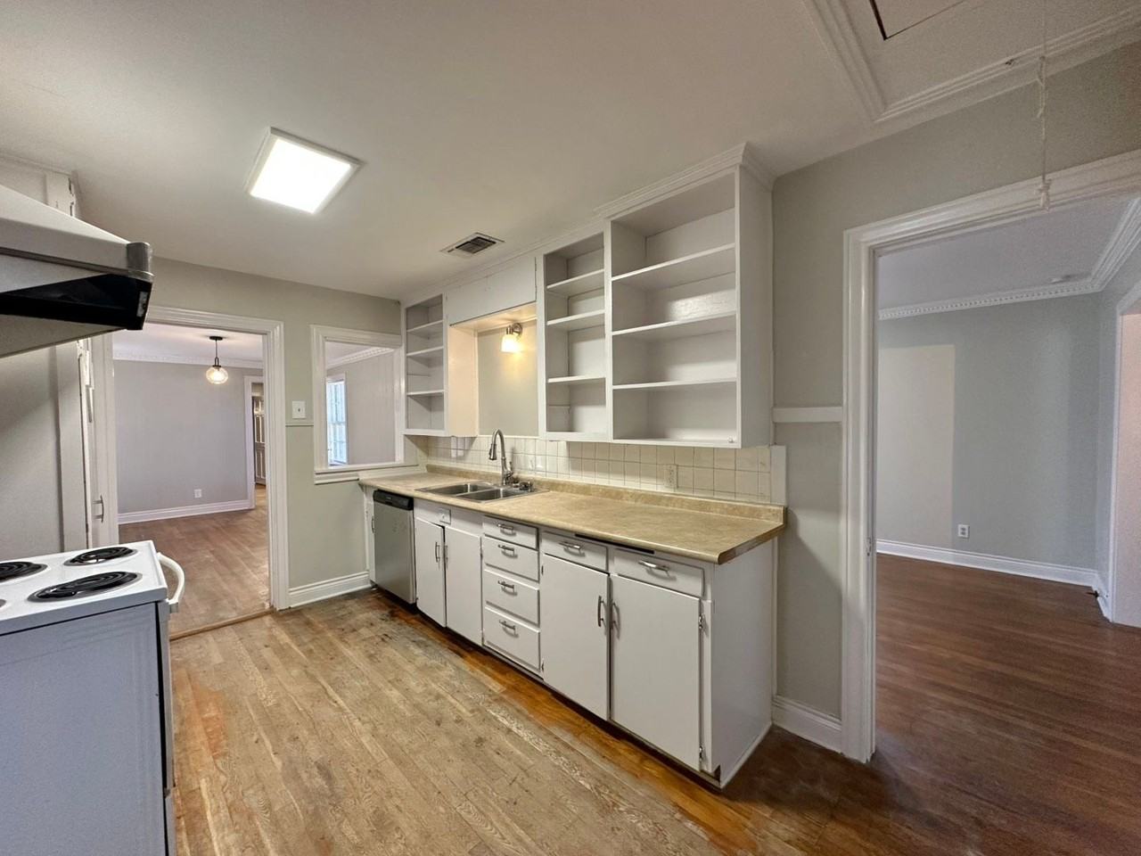 1309 S Robertson Ave - Photo 7 of 28