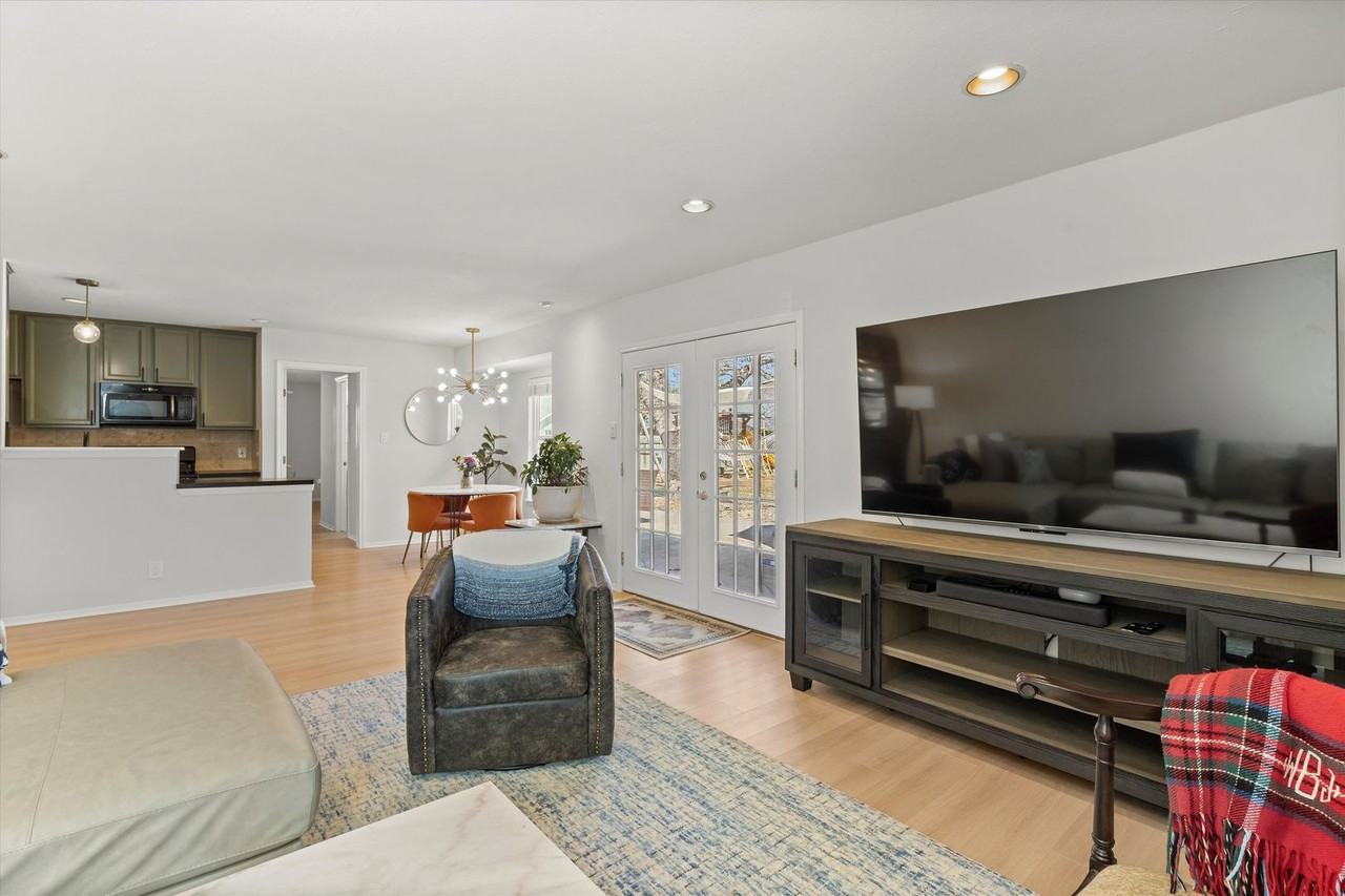 3006 Boxdale Dr - Photo 5 of 40