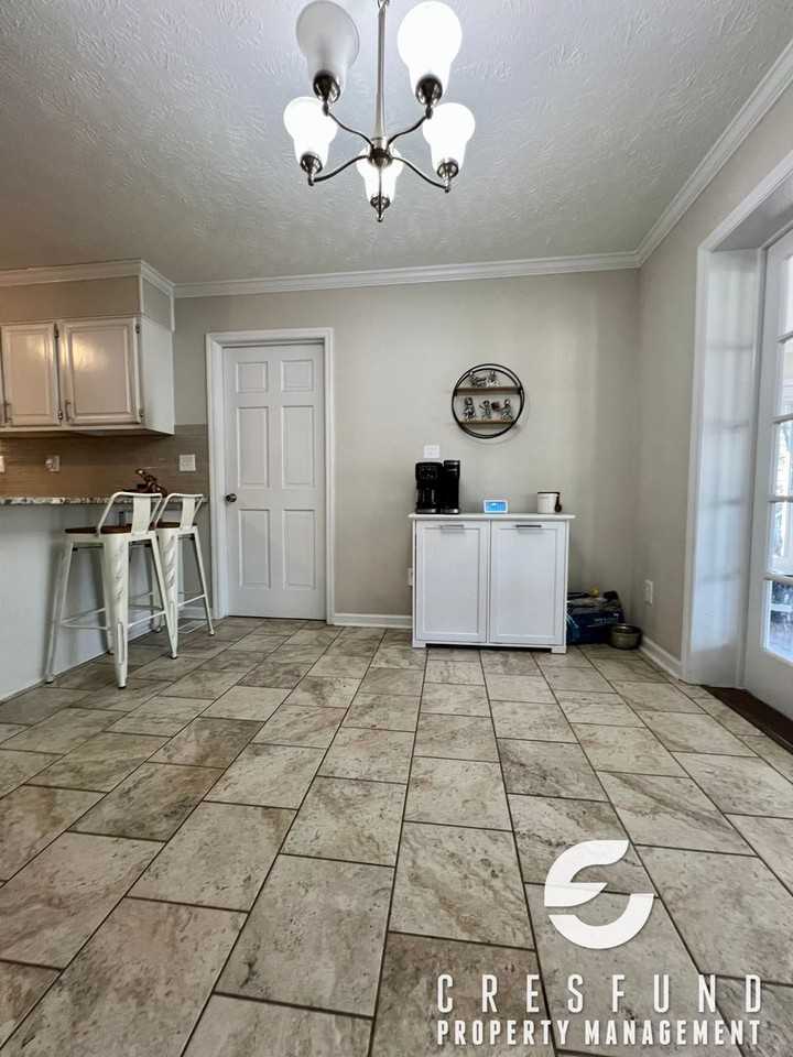 2020 Penrose Dr - Photo 5 of 29
